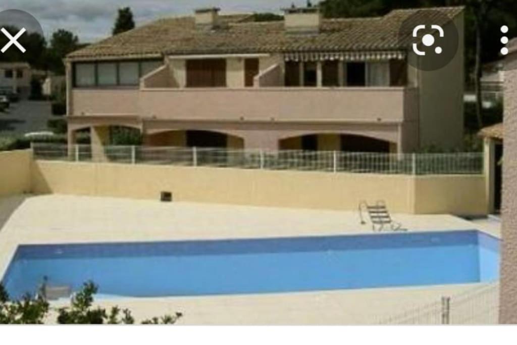 Apt T2/4 Pers/ Rez De Jardin\Pinede\Piscine Агд Экстерьер фото